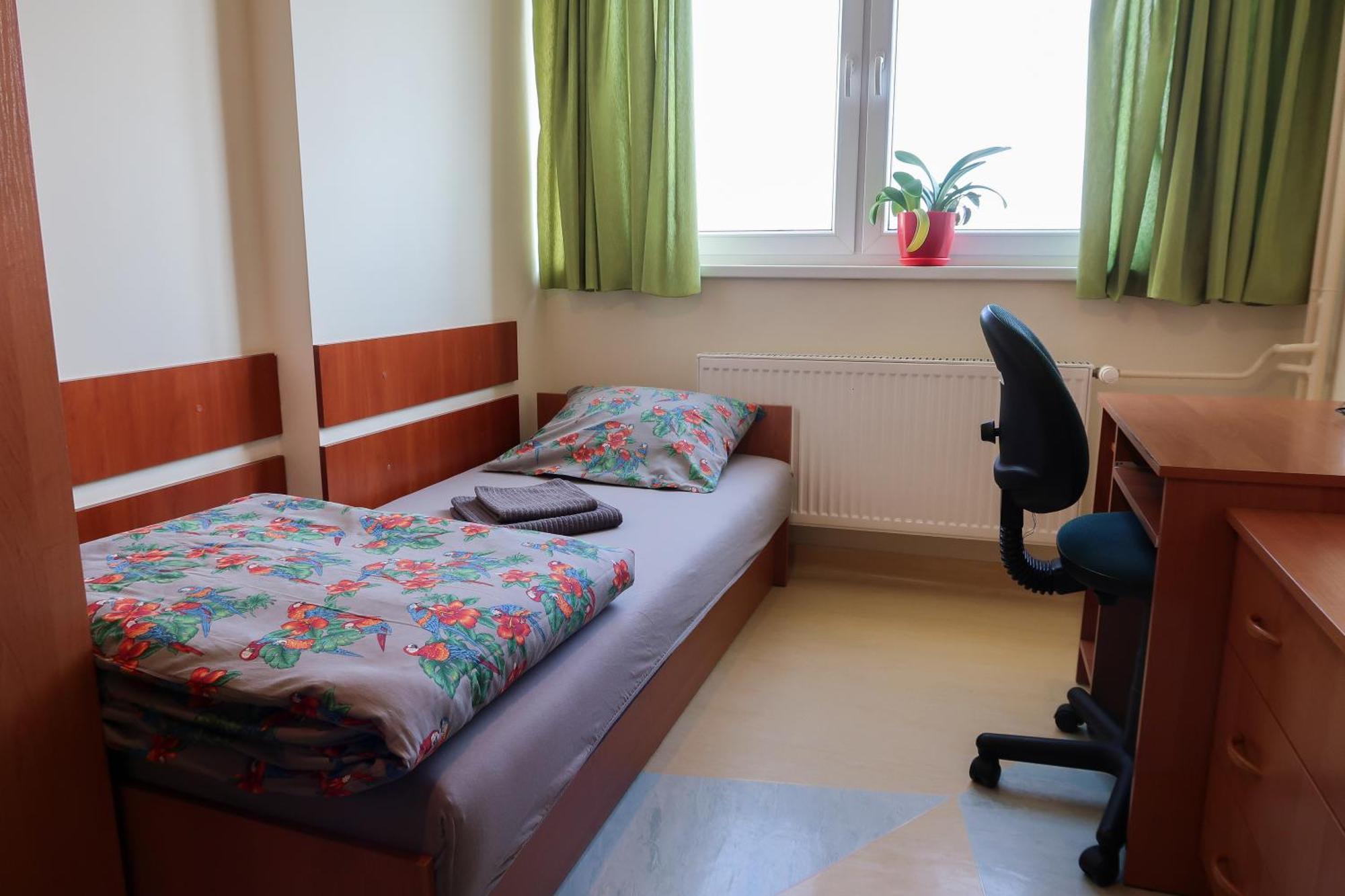 Dom Studencki Raj Hostel Wroclaw Exterior photo