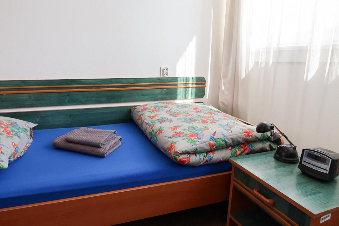 Dom Studencki Raj Hostel Wroclaw Exterior photo